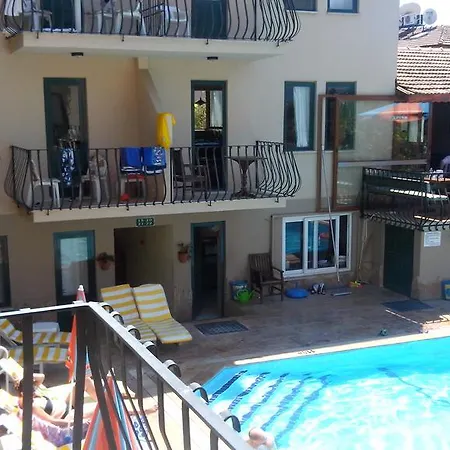 Poppy Aparthotel