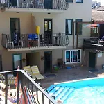 Poppy Hotel