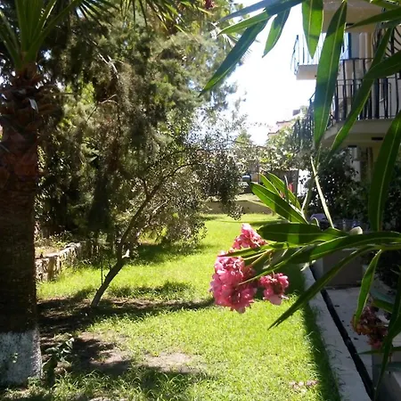 Aparthotel Poppy 2*