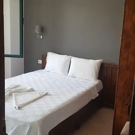 Hotel apartamentowy Poppy 2*