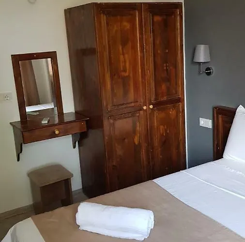 Poppy Hotel