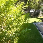 Poppy فندق 2*